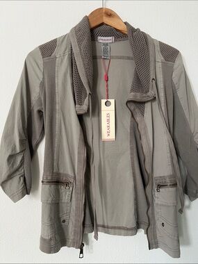 Wearables Women’s Utility Jacket in Olive Gray